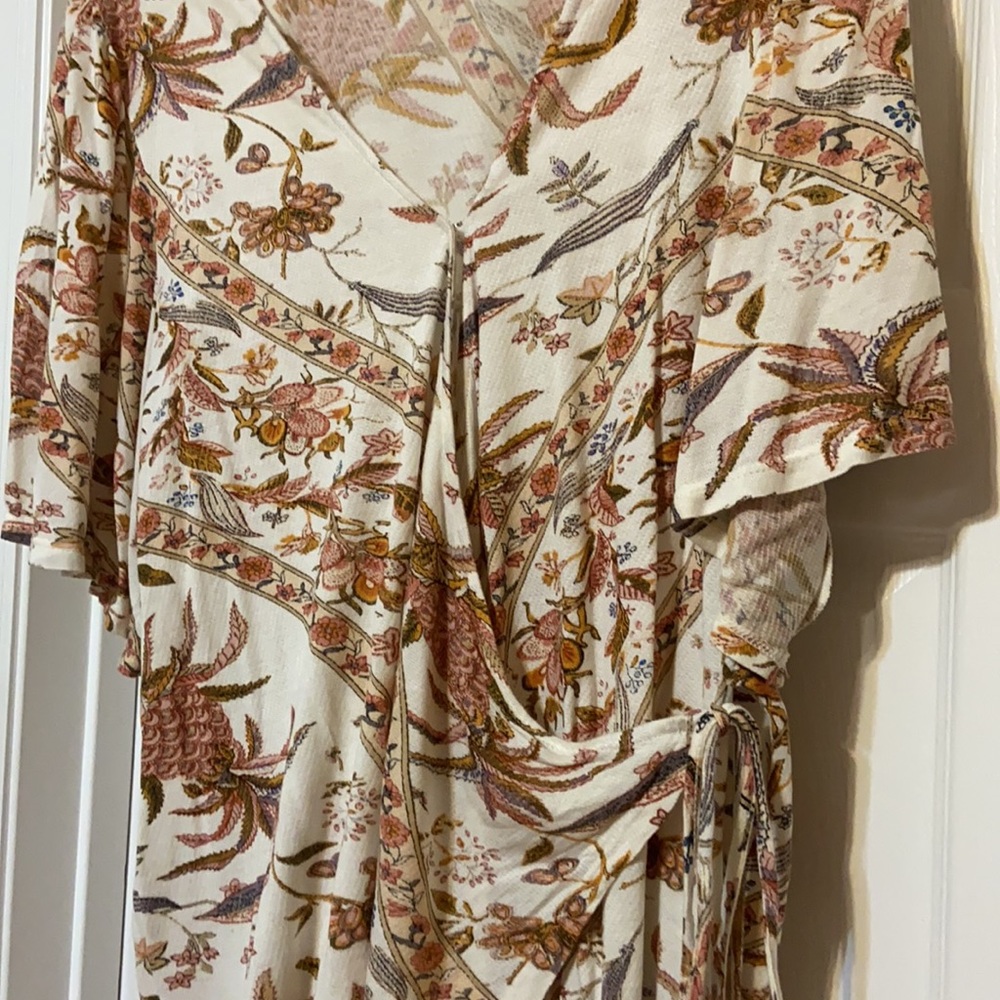 💐LUCKY BRAND💐 floral wrap top - size 1x